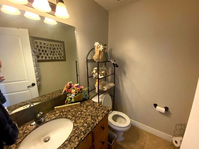 Foto del edificio - 481 Countryside Ave