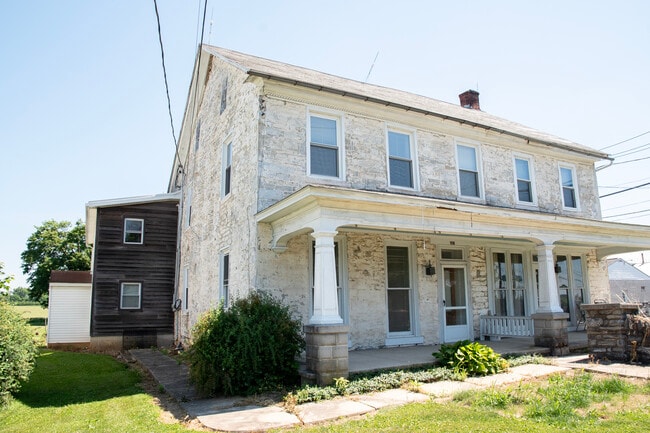 Building Photo - 10 Weidmansville Rd