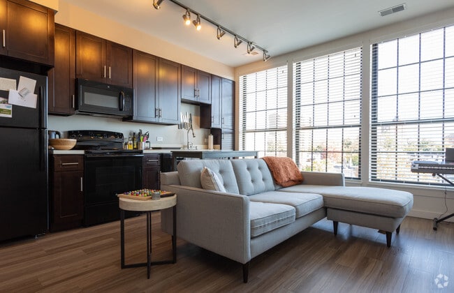 1BR, 1BA - Lorraine - Remington Row Apartments