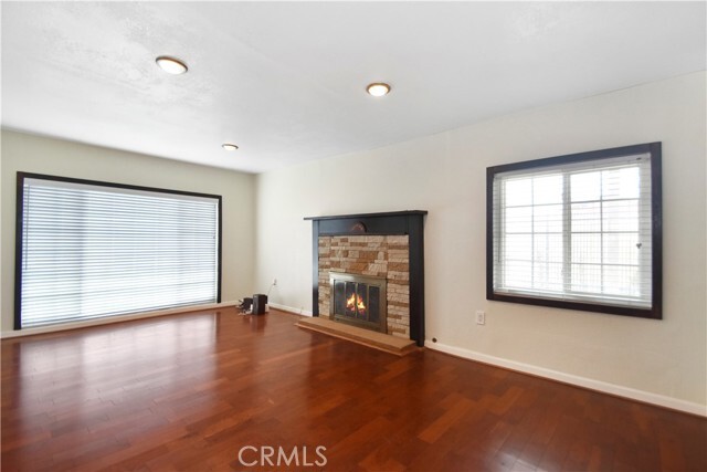 Foto del edificio - 17180 Wood Rd