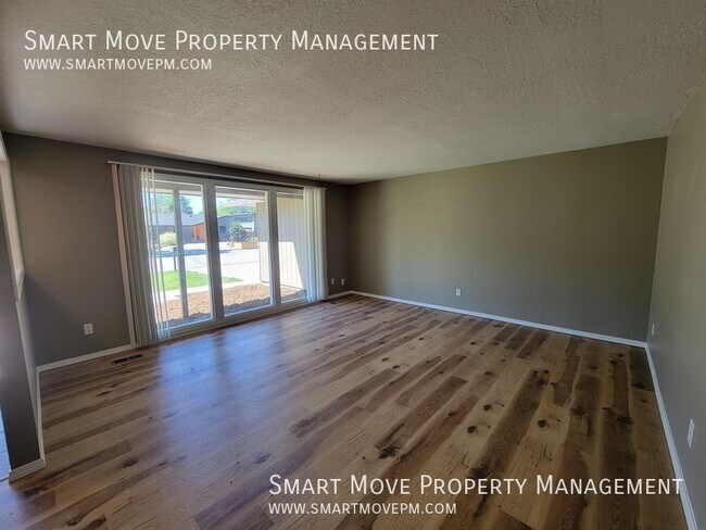 Foto del edificio - 9990 Skycrest-