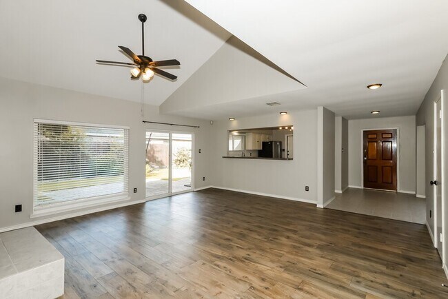 Building Photo - 1022 Red Rock Canyon Dr
