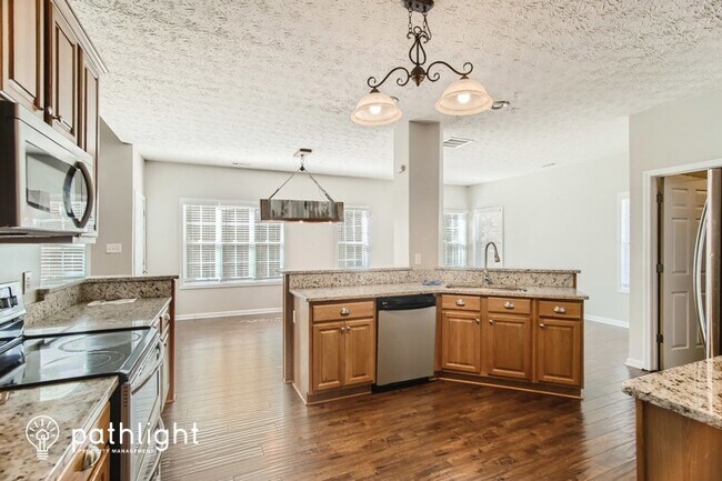 Building Photo - 61 Willow Bend Circle