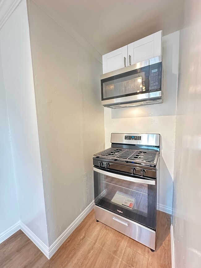 Building Photo - 28 57th Pl