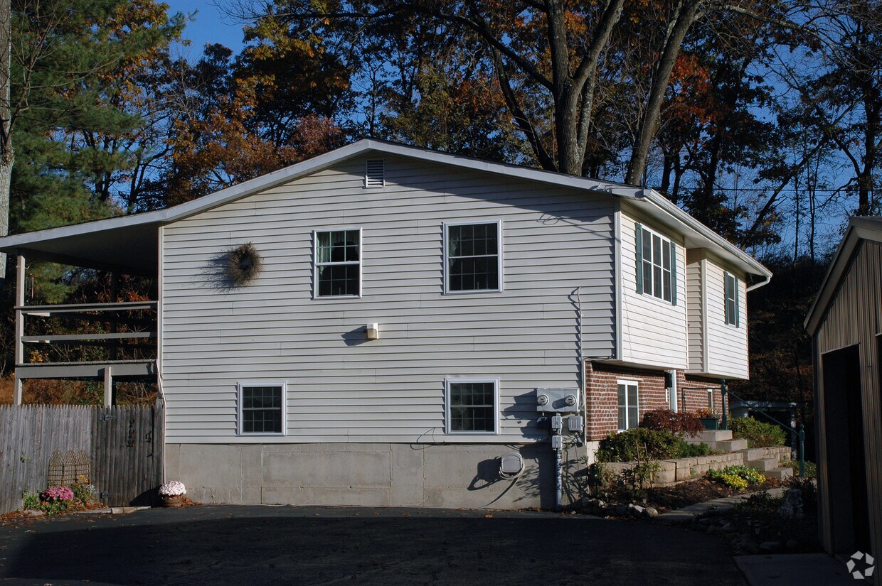 Primary Photo - 1310 Broad Rd