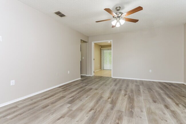 Foto del edificio - 1372 Bramblewood Dr