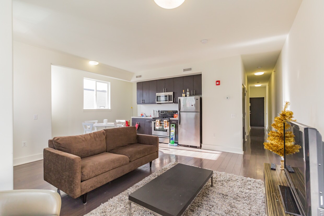 Primary Photo - 1326 N 15th St