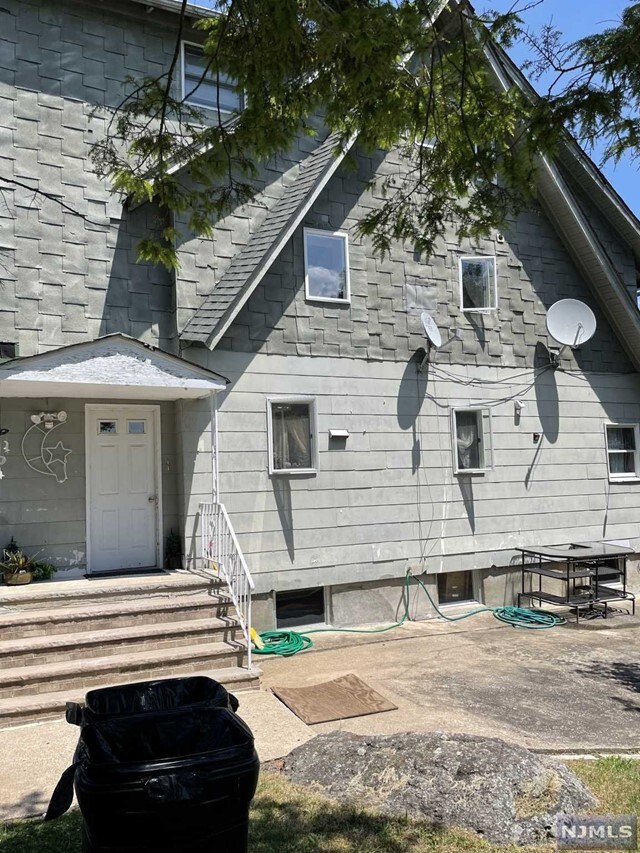 Building Photo - 1223 Belmont Ave