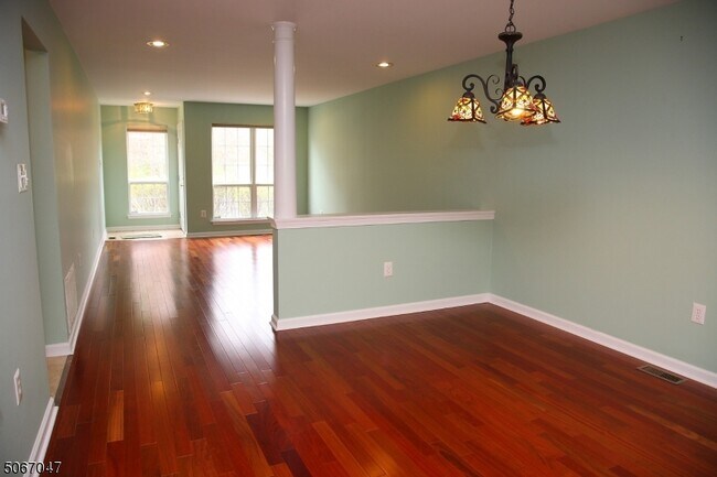 Foto del edificio - 7 Campbell Woods Way