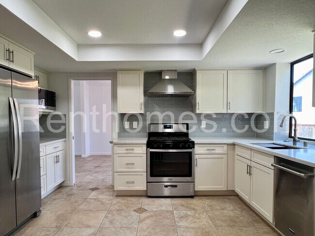 Building Photo - 9002 Meadowrun Way