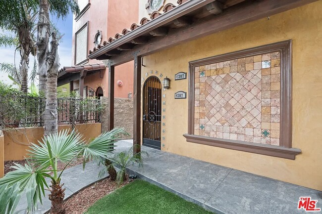 Front Yard - 4307 1/2 S Centinela Ave