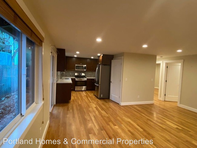 Foto del edificio - 3435-3441 SE Alder St