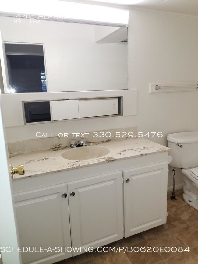 Building Photo - 1 bedroom in Akron OH 44310
