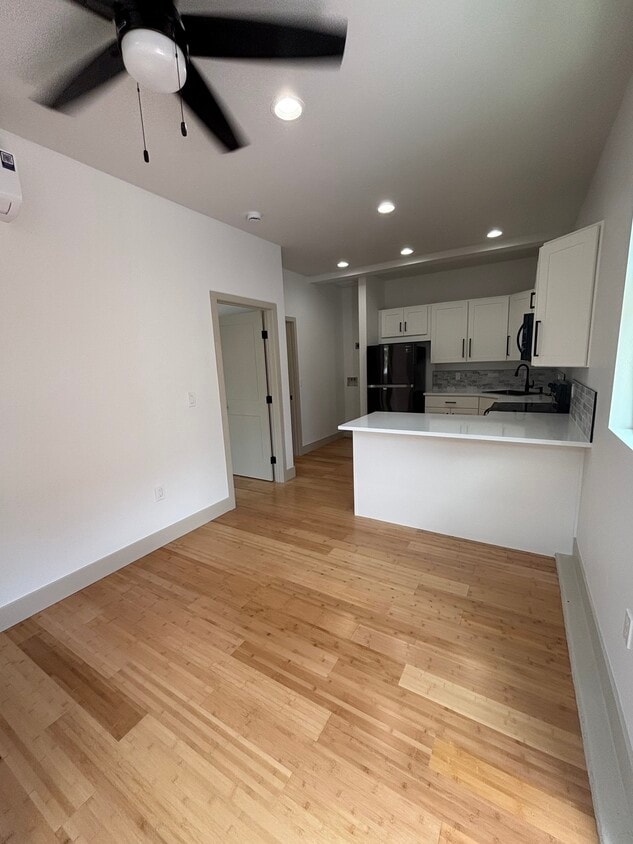 Entrance/ living room - 2037 St Salazar Cir