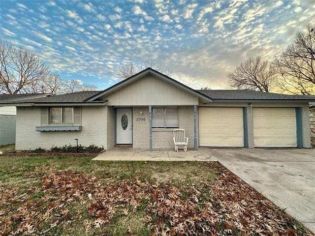 Foto del edificio - 2704 Buena Vista Dr