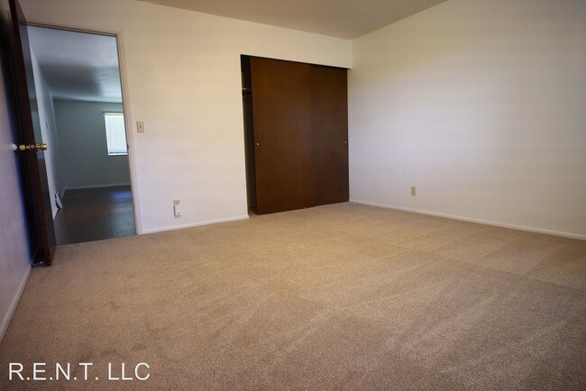 Building Photo - 3 br, 2 bath House - 668 E. Malibu