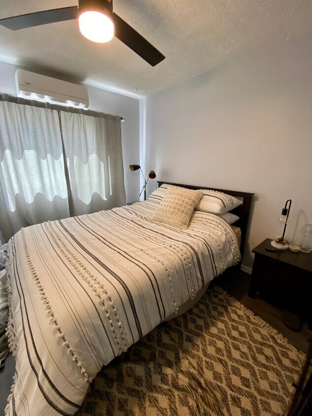 Foto del edificio - 11634 Cedar Ave