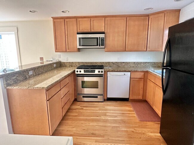Foto del edificio - Lovely 3 bed Townhome in Pinehurst neighbo...