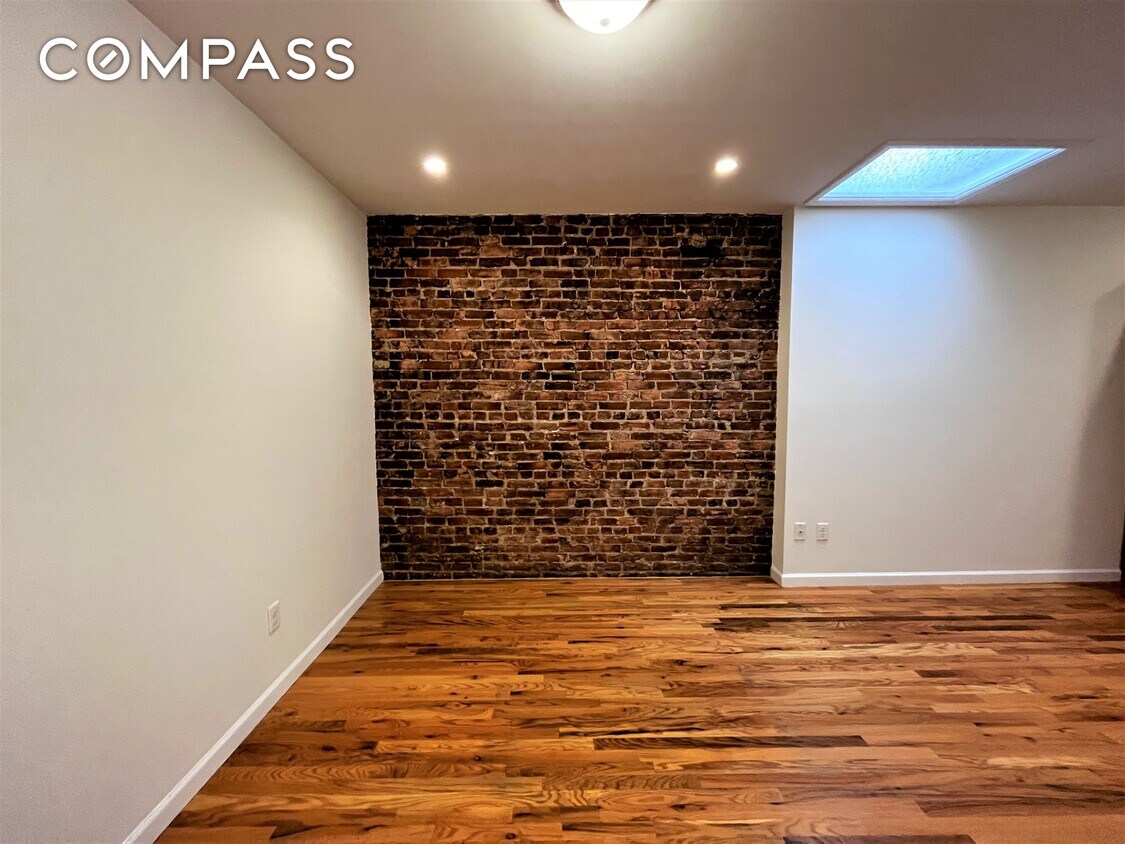 247 58th St, Brooklyn, NY 11220 Townhome Rentals in Brooklyn NY