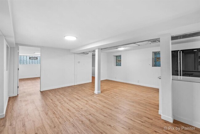 Building Photo - 1841 N Whipple St