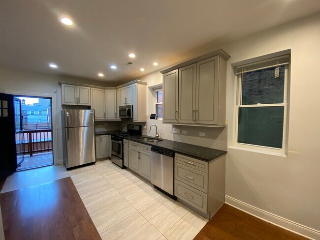 Foto del edificio - 1111 N Ashland Ave