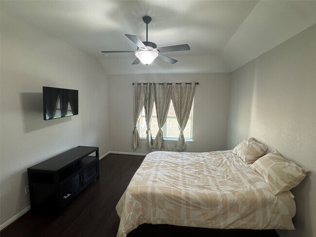 Building Photo - 5310 Royal Press Dr