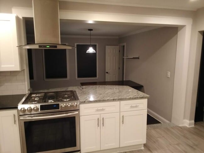 Kitchen and dining room - 46 W Parkwood St
