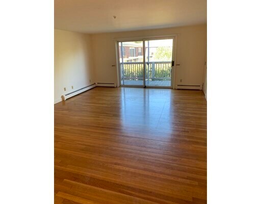 Foto del edificio - 3 Powder House Ln