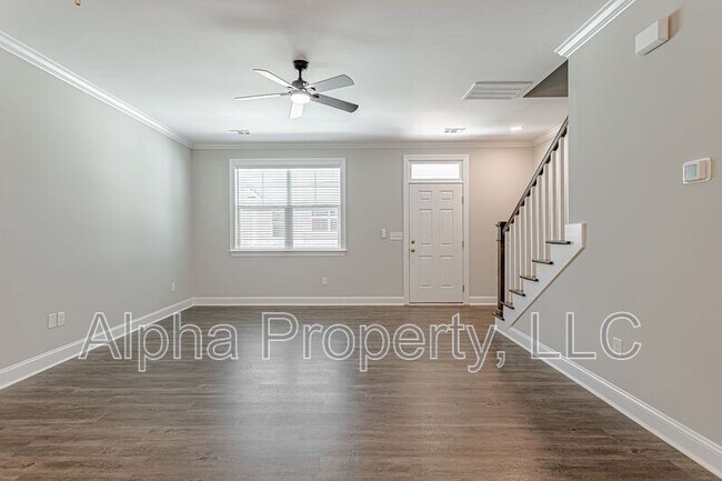 Foto del edificio - 105 Remount Way