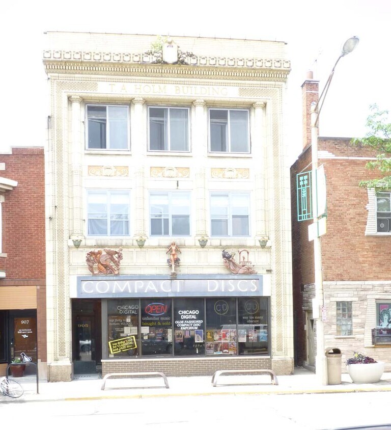 Building Photo - 905 S Oak Park Ave