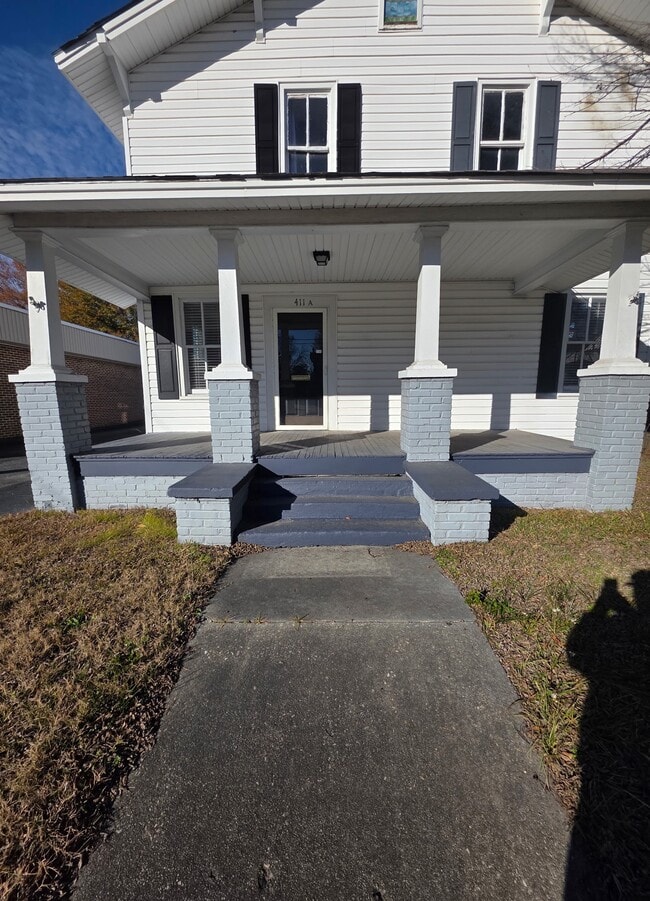 Building Photo - 411 W Cheves St