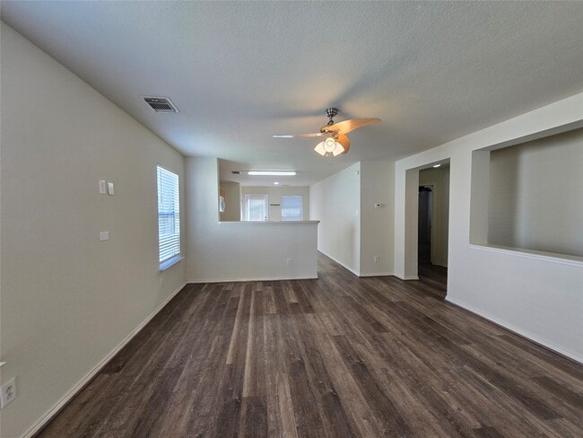 Foto del edificio - 6527 Fairbrook Park Ln