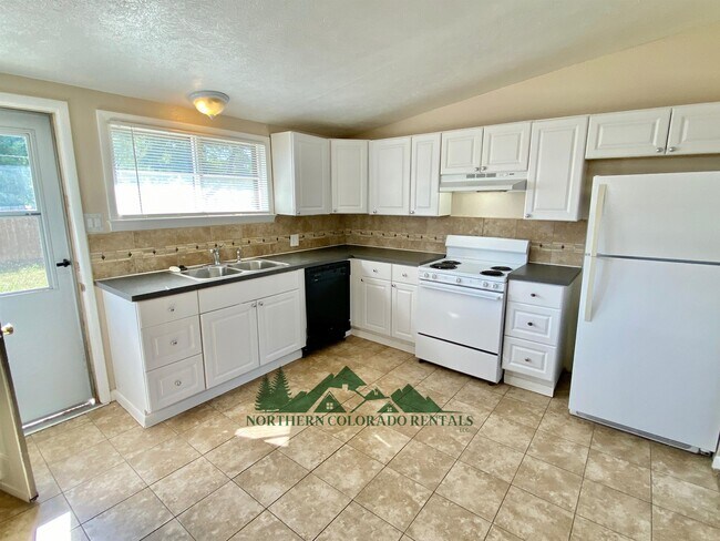 Building Photo - 3034 High Dr