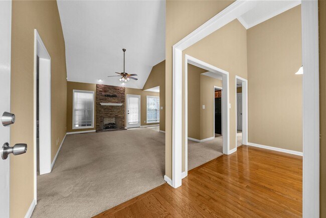 Building Photo - 4 Bedroom Pet Friendly Home For Rent With ...