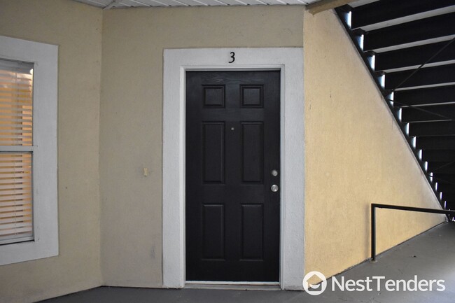 Building Photo - Two Bedroom Condo in West Jax