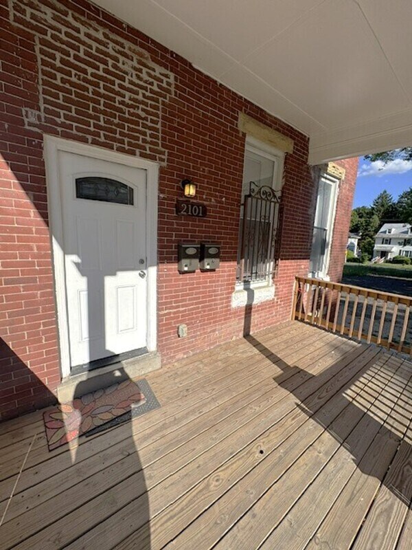 Building Photo - 2101 Chelsea Terrace