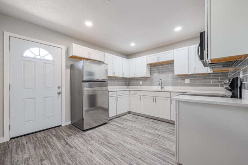 Foto principal - 1159 W Drummer Ave