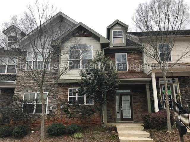 Primary Photo - 49 Newnan Lakes Dr