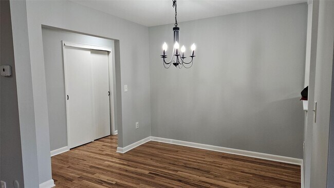 Foto del edificio - 810 Blooming Grove Turnpike