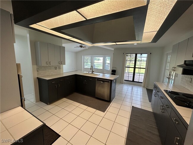 Foto del edificio - 7741 Twin Eagle Ln
