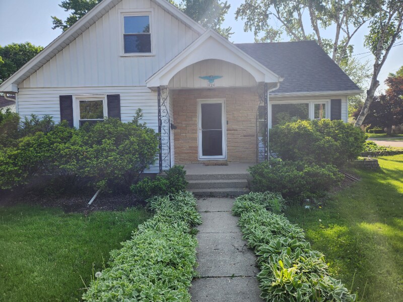 Primary Photo - 125 N Maple Ave