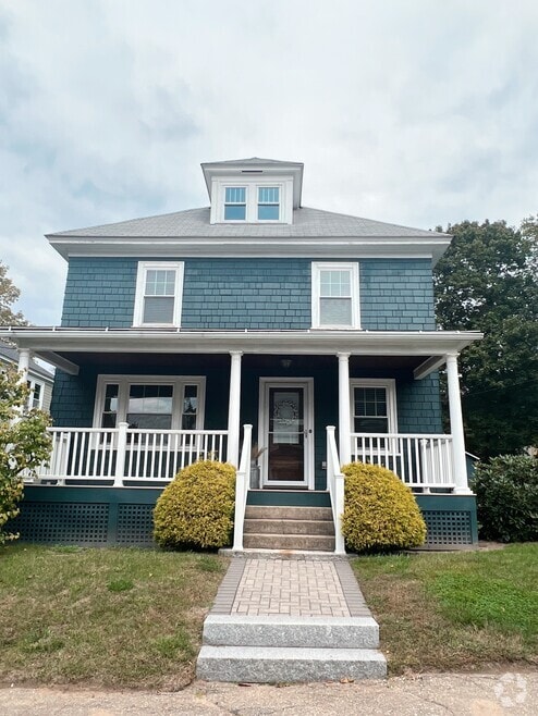 Building Photo - 484 Concord St