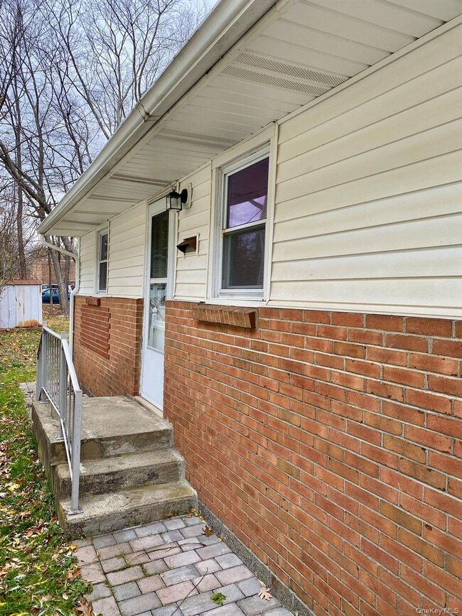 Building Photo - 26 Poplar St