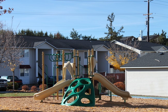 Building Photo - Cedarwest
