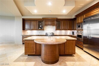 Building Photo - 9101 Alta Dr