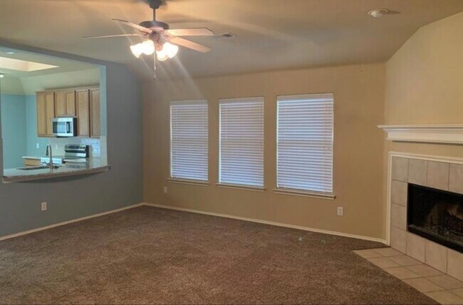 Foto del edificio - 3321 Truman St