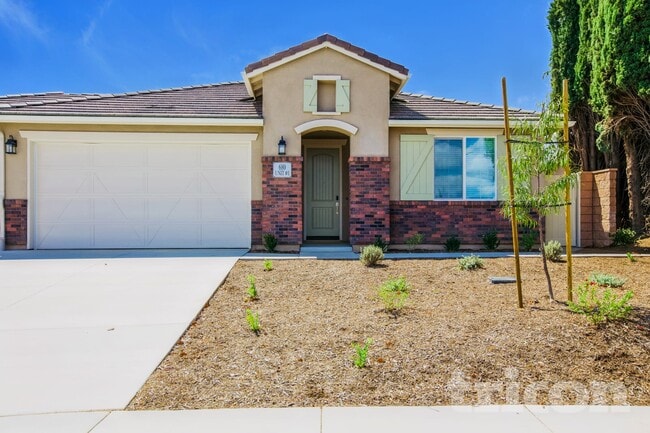 Building Photo - Tricon Corona