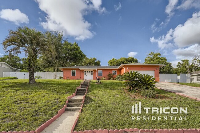 Foto del edificio - 7025 Fairlawn St