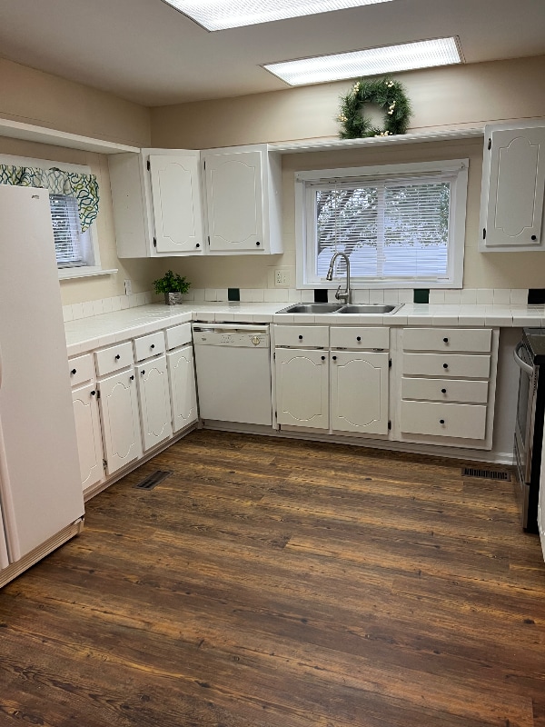 Building Photo - 8509 Edwards Rd