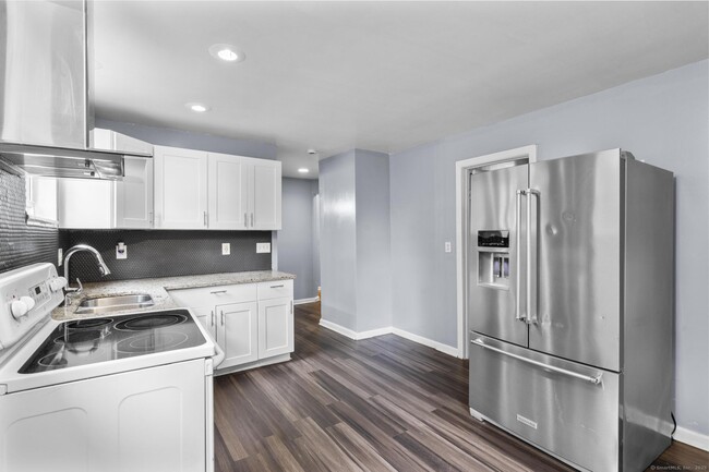 Building Photo - 22 Wyman St
